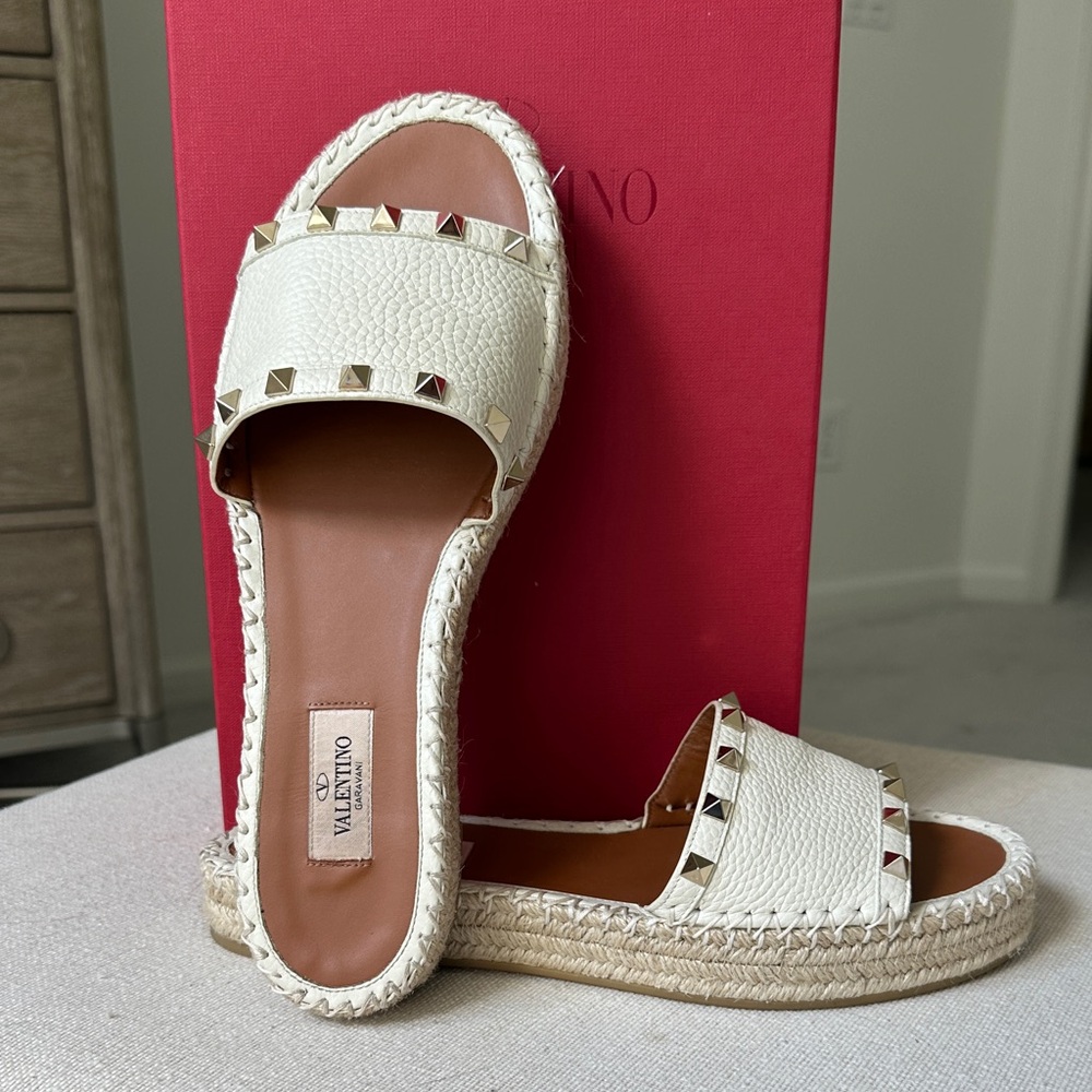 Authentic Valentino Garavani Rockstud Espadrille Slides - Picture 2 of 12